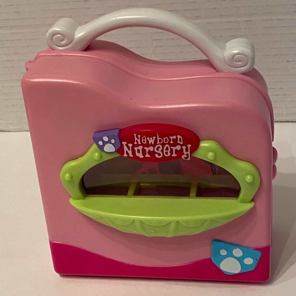 Hasbro Littlest Pet Shop Newborn Nursery Playset For Puppy in my pocket toy